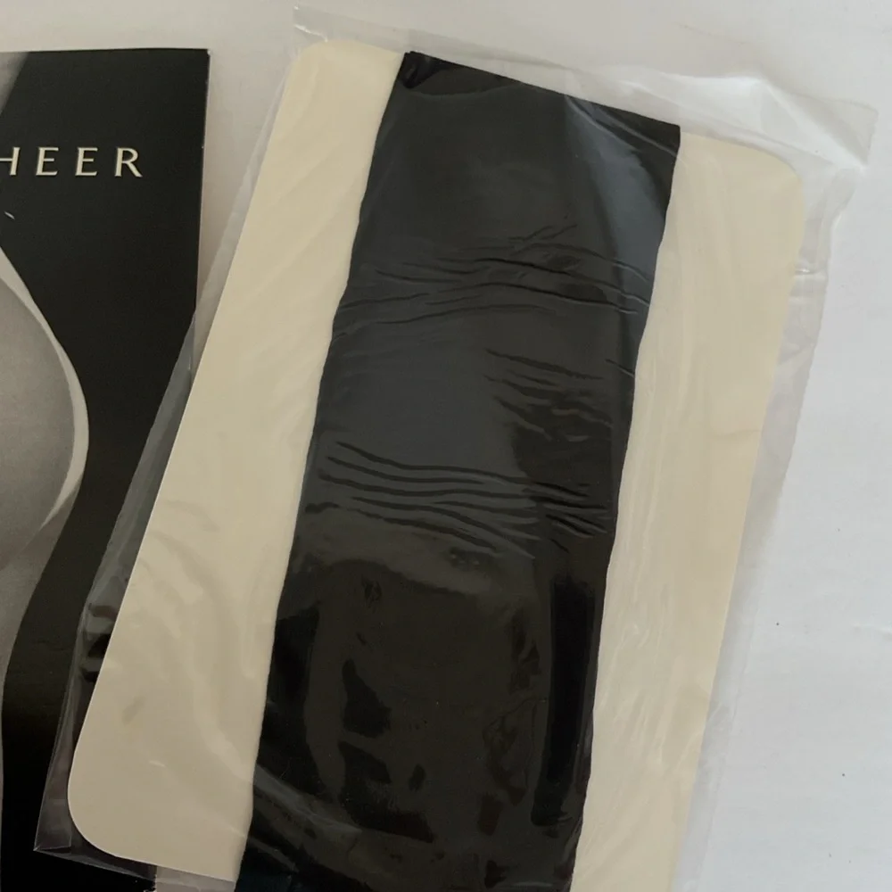 Banana Republic Sheer Black French Cut pantyhose NWT size medium